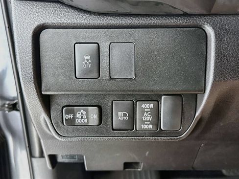 Used 2023 Toyota Tacoma TRD Off-Road w/ Technology Package AWD/4WD image 11