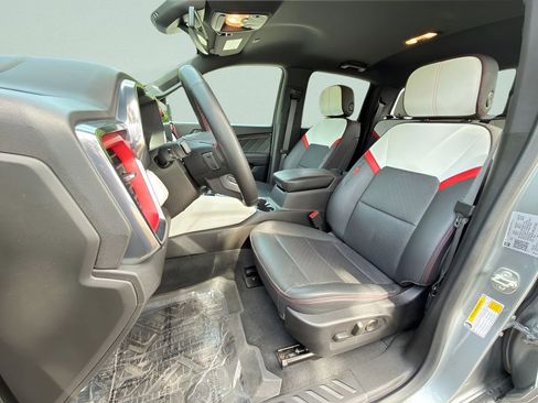 Used 2024 GMC Canyon AT4X AWD/4WD image 17