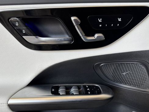 New 2025 Mercedes-Benz C 300 4MATIC Sedan image 12