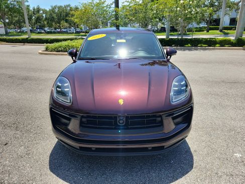 Certified 2023 Porsche Macan AWD/4WD image 2