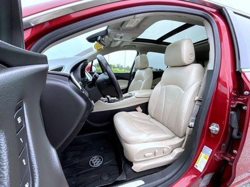 Used 2019 Buick Envision Premium AWD/4WD image 10
