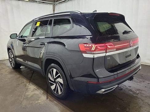 Used 2024 Volkswagen Atlas SE AWD/4WD image 4