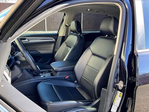 Certified 2021 Volkswagen Atlas SEL R-Line image 24