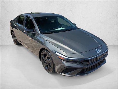 Used 2026 Hyundai Elantra Sport FWD image 3