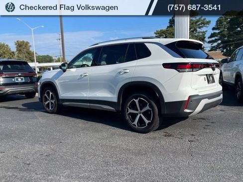 Used 2025 Volkswagen Tiguan SE AWD/4WD image 6