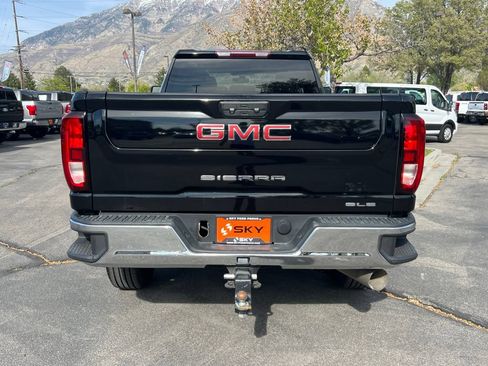 Used 2023 GMC Sierra 3500 SLE w/ X31 Off-Road Package AWD/4WD image 8