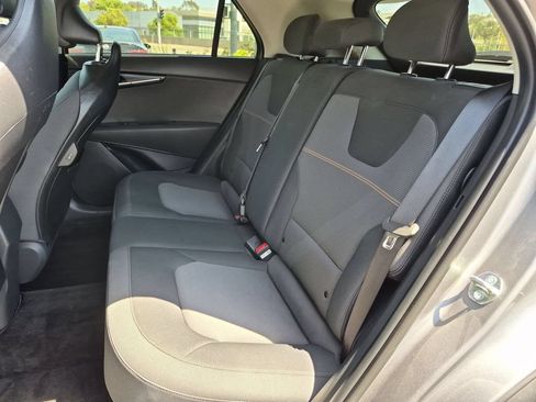 Used 2025 Kia Niro LX FWD image 28