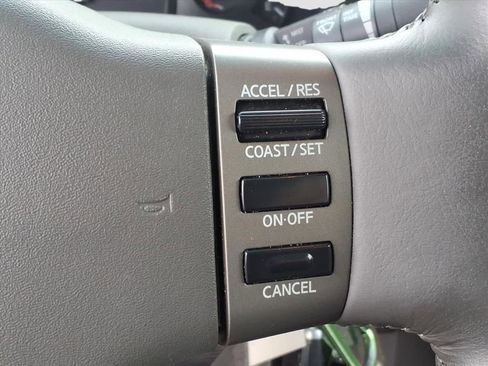 Used 2005 Nissan Titan SE image 20