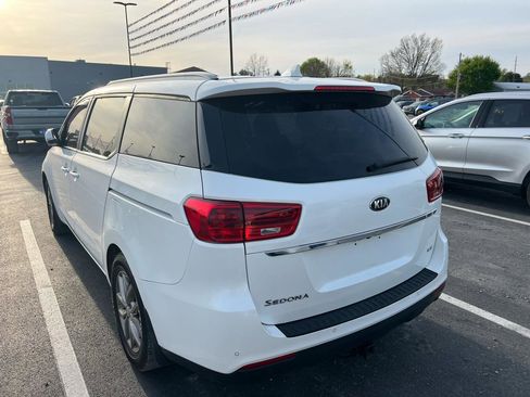 Used 2019 Kia Sedona EX image 4
