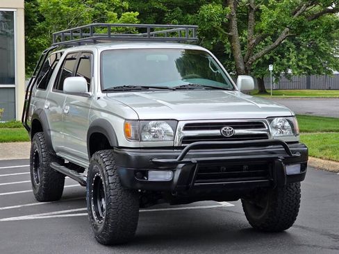 Used 1999 Toyota 4Runner SR5 AWD/4WD image 2