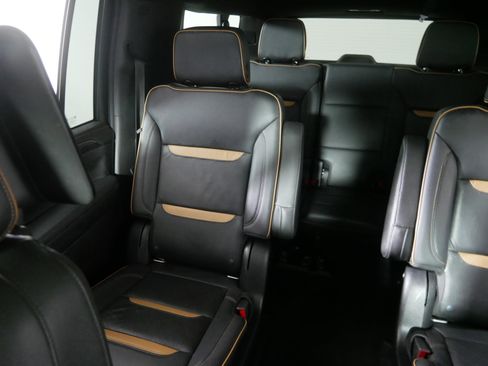 Used 2021 GMC Yukon XL AT4 w/ AT4 Premium Package image 12