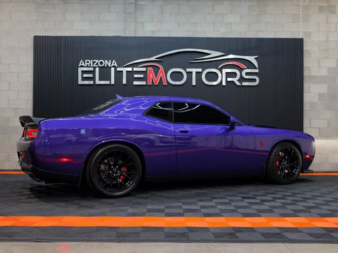 Used 2016 Dodge Challenger SRT Hellcat RWD image 14