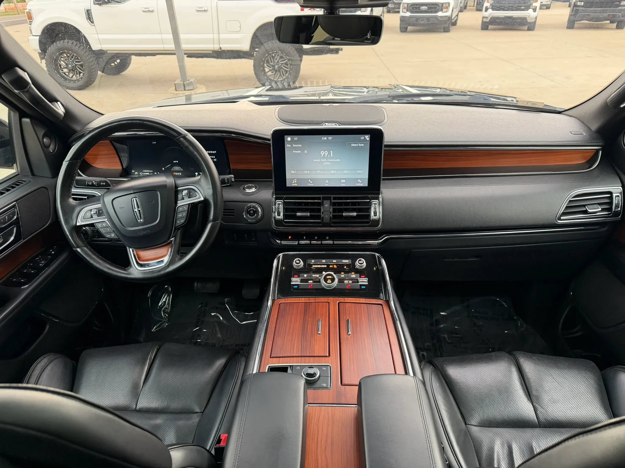 Used 2018 Lincoln Navigator Select w/ Technology Package AWD/4WD image 17