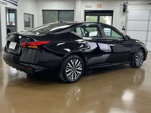 Used 2025 Nissan Altima 2.5 SV FWD image 5