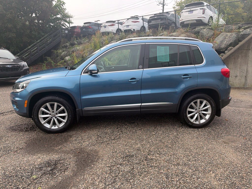 Used 2017 Volkswagen Tiguan Wolfsburg Edition AWD/4WD image 3