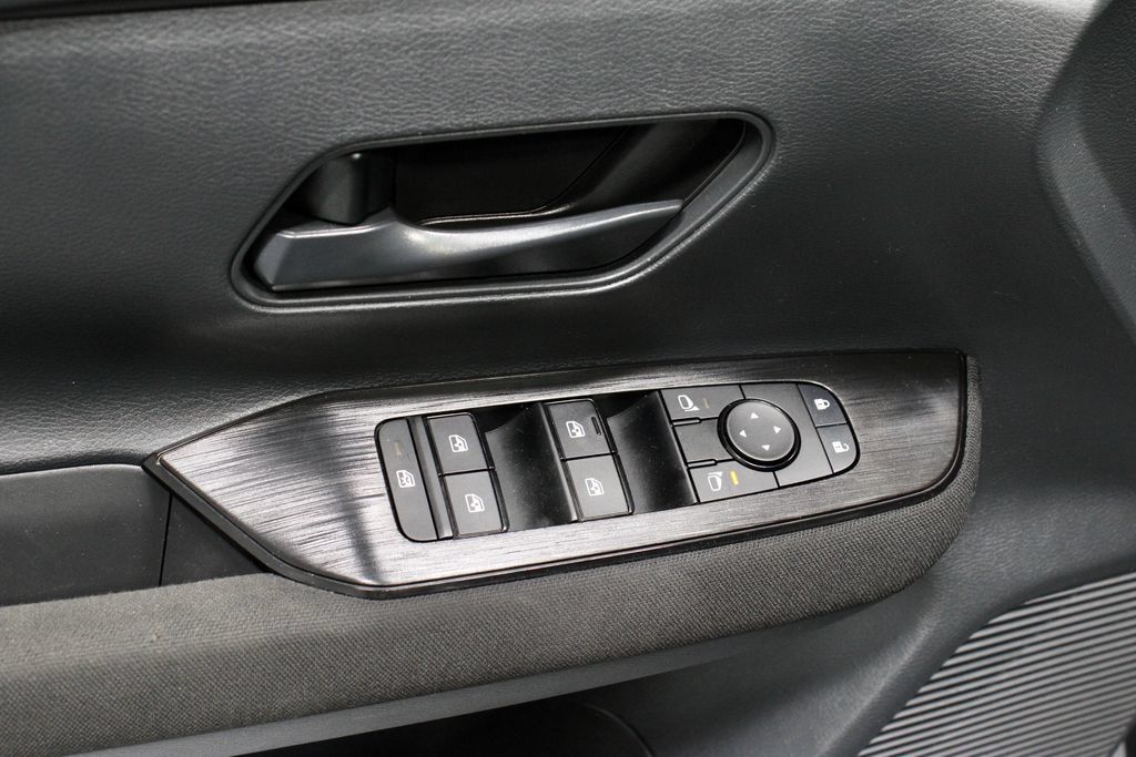 Certified 2025 Nissan Kicks S AWD/4WD image 22