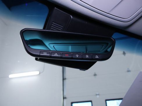 Used 2020 Genesis G70 2.0T w/ Elite Package image 30