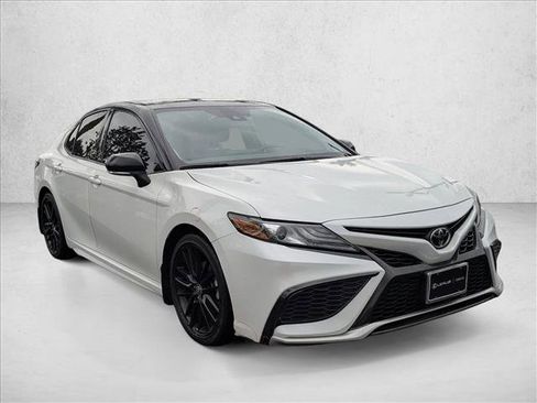 Used 2023 Toyota Camry XSE image 3
