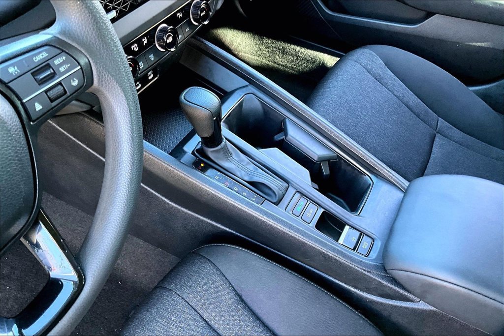Used 2025 Honda Accord SE image 15