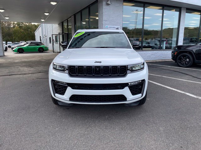 Used 2026 Jeep Grand Cherokee Limited AWD/4WD image 2