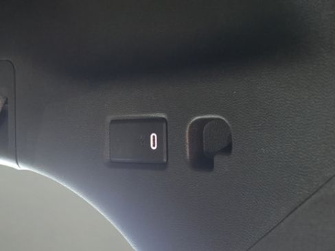 Used 2021 Chevrolet Suburban RST AWD/4WD image 27
