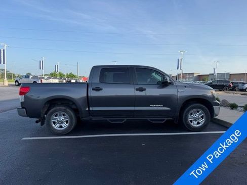 Used 2011 Toyota Tundra 4x4 CrewMax w/ Tow Pkg image 4