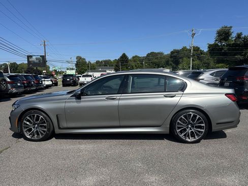 Used 2021 BMW 750i xDrive w/ Autobahn Package AWD/4WD image 8