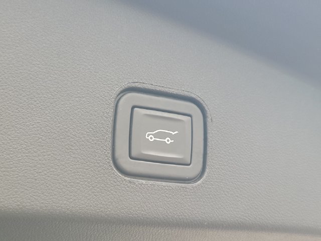 Certified 2024 Cadillac Lyriq Luxury AWD/4WD image 29