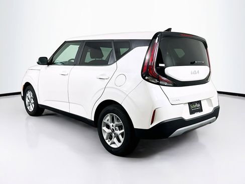 Used 2025 Kia Soul LX w/ LX Technology Package FWD image 5