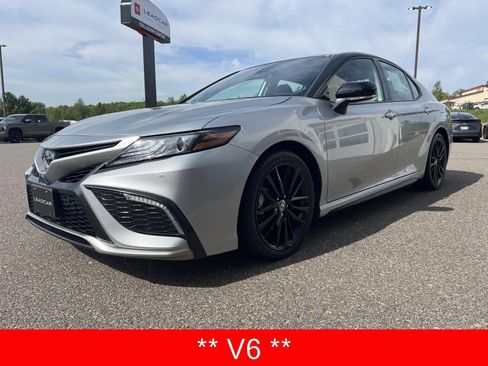Used 2023 Toyota Camry XSE w/ Navigation Package FWD image 4
