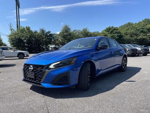 Used 2025 Nissan Altima 2.5 SR w/ SR Premium Package AWD/4WD image 5