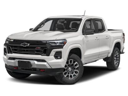 Used 2023 Chevrolet Colorado Z71 w/ Z71 Convenience Package 2