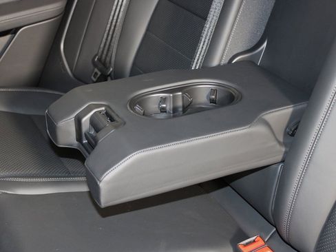 Certified 2025 Porsche Macan 4S Electric image 38