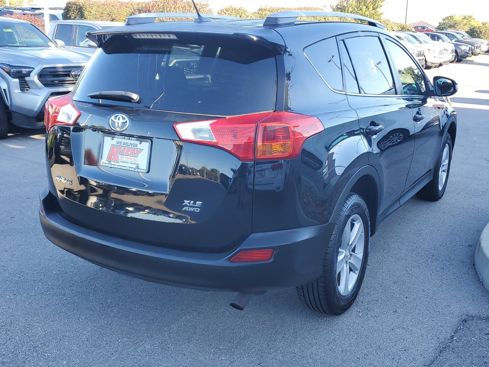Used 2013 Toyota RAV4 XLE AWD/4WD image 4