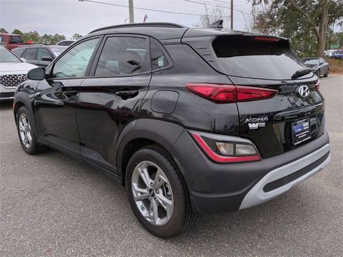 Used 2023 Hyundai Kona SEL w/ Winter Weather Package image 7