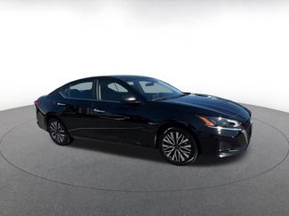 Used 2025 Nissan Altima 2.5 SV FWD video 2