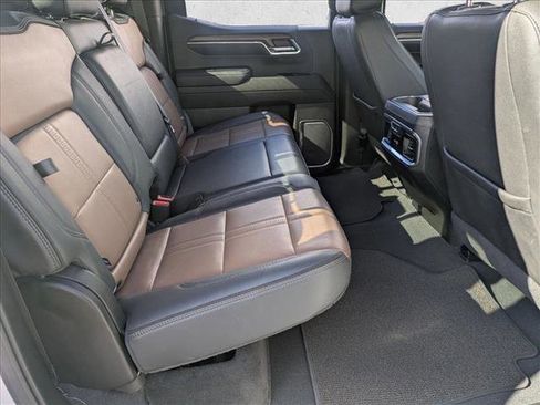 Certified 2023 Chevrolet Silverado 1500 High Country w/ Technology Package image 18