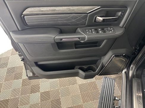 Used 2025 RAM 3500 Limited image 18