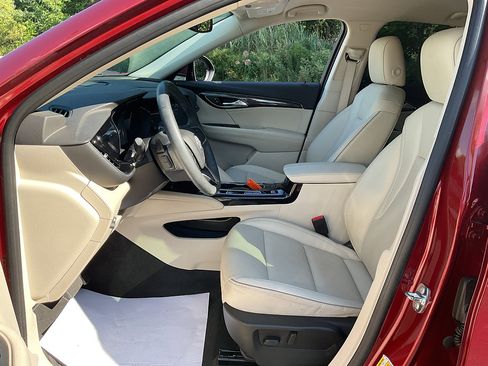 Used 2023 Buick Envision Essence AWD/4WD image 8