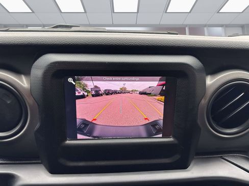 Used 2023 Jeep Gladiator Sport image 24