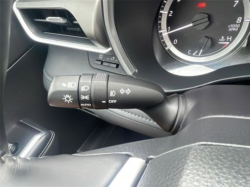 Used 2025 Toyota Highlander XLE image 22