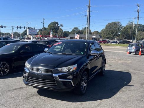 Used 2017 Mitsubishi Outlander Sport ES image 1
