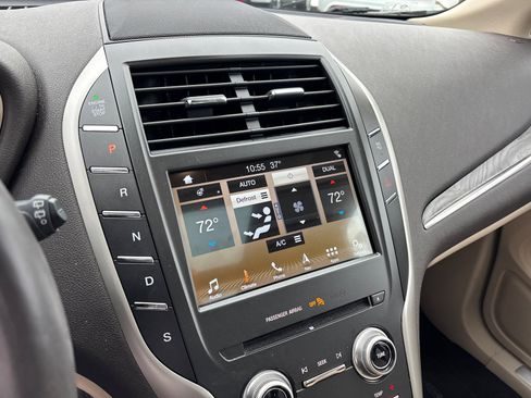 Used 2017 Lincoln MKC Reserve w/ Lincoln MKC Climate Package image 19