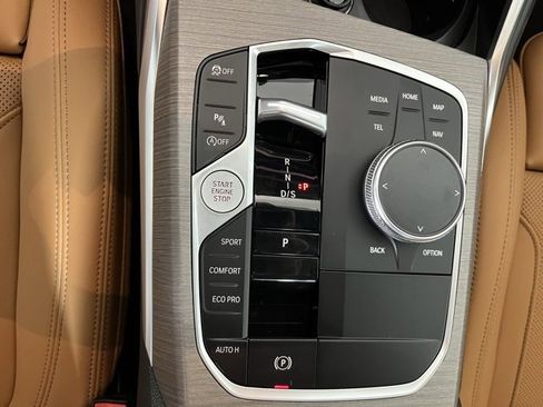 Used 2025 BMW 330i xDrive Sedan w/ Convenience Package image 18