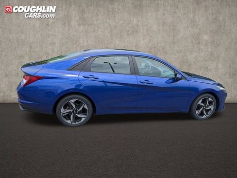 Certified 2023 Hyundai Elantra SEL w/ Convenience Package FWD image 9