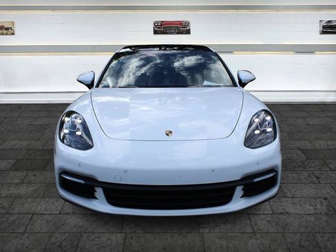 Used 2018 Porsche Panamera w/ Premium Package RWD image 2