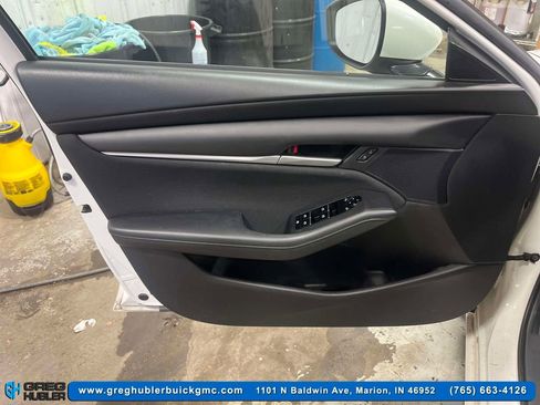 Used 2021 MAZDA MAZDA3 s image 18