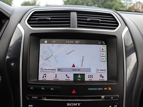 Used 2018 Ford Explorer Platinum AWD/4WD image 27