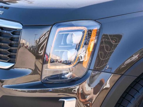 Used 2022 Kia Telluride SX FWD image 12