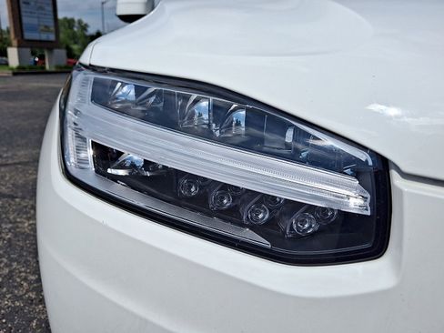 Used 2022 Volvo XC90 T5 Momentum AWD/4WD image 28